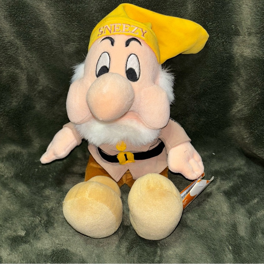 Disney Store Sneezy Dwarf Plush Snow White Seven Dwarfs 14” Stuffed Toy w/ Tag